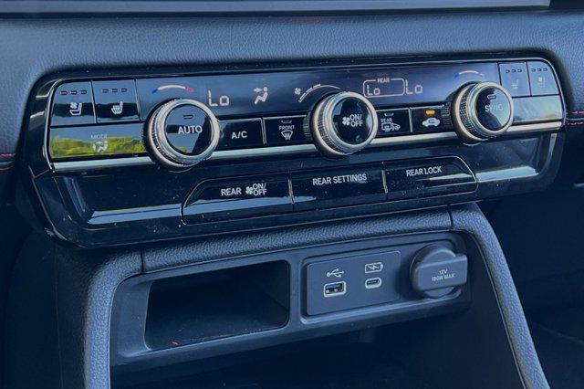 new 2025 Honda Pilot car, priced at $55,131