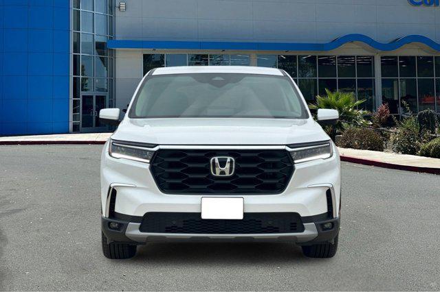 new 2025 Honda Pilot car, priced at $46,551