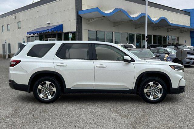 new 2025 Honda Pilot car, priced at $46,551