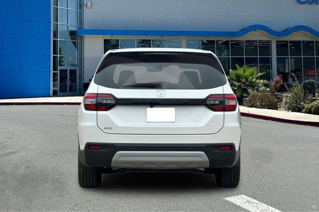 new 2025 Honda Pilot car, priced at $46,551