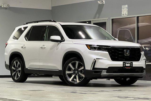 new 2025 Honda Pilot car, priced at $49,350