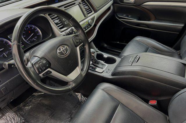 used 2019 Toyota Highlander car, priced at $24,399