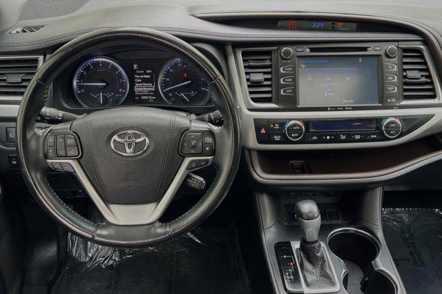 used 2019 Toyota Highlander car, priced at $24,399