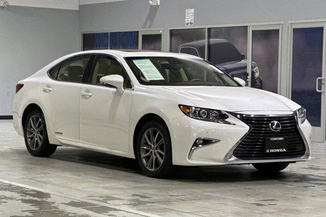 used 2016 Lexus ES 300h car, priced at $20,999