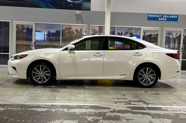 used 2016 Lexus ES 300h car, priced at $20,999