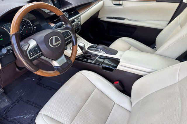 used 2016 Lexus ES 300h car, priced at $20,999