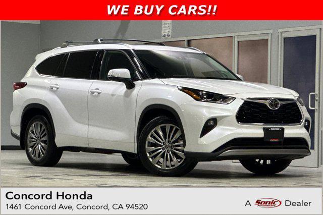 used 2022 Toyota Highlander car, priced at $39,996