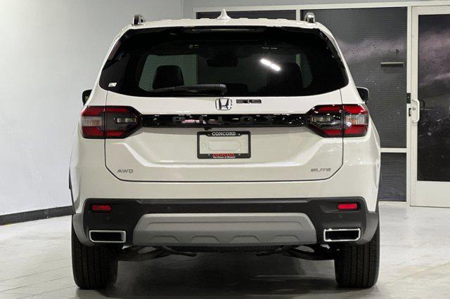 new 2025 Honda Pilot car, priced at $56,650