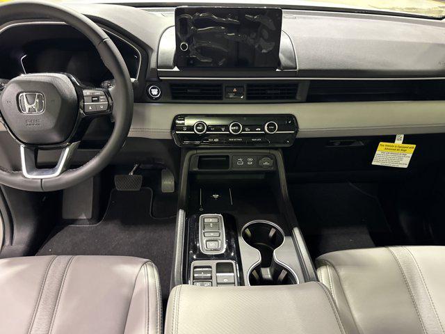 new 2025 Honda Pilot car, priced at $51,651