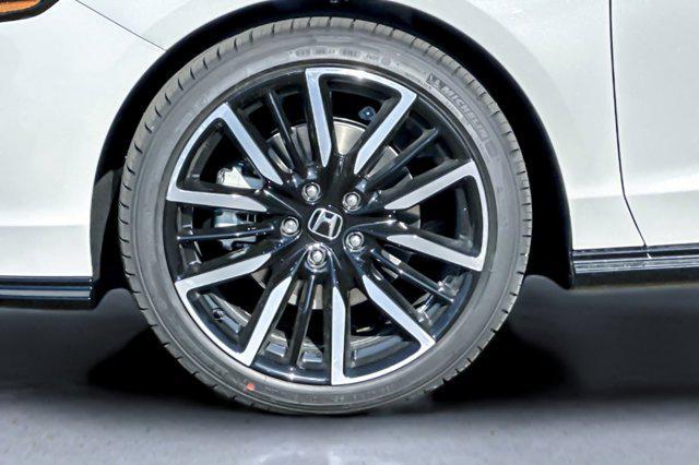 new 2025 Honda Accord Hybrid car, priced at $40,950