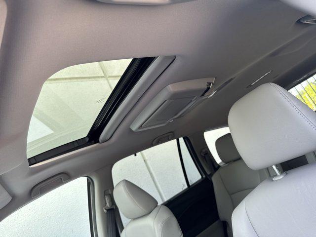 used 2022 Honda Pilot car, priced at $39,999