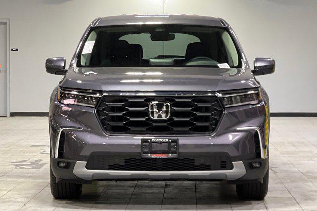 new 2025 Honda Pilot car, priced at $48,475