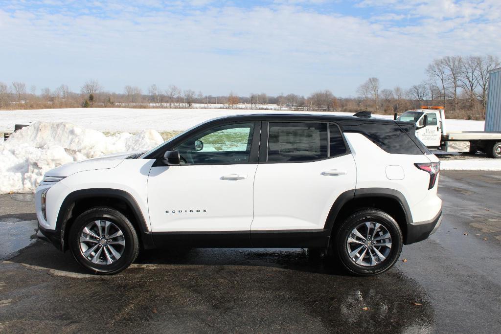 new 2025 Chevrolet Equinox car, priced at $30,490