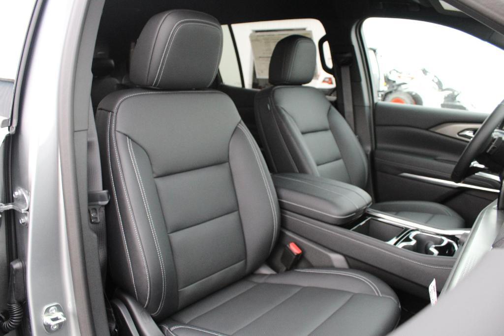 new 2025 Chevrolet Traverse car, priced at $50,759