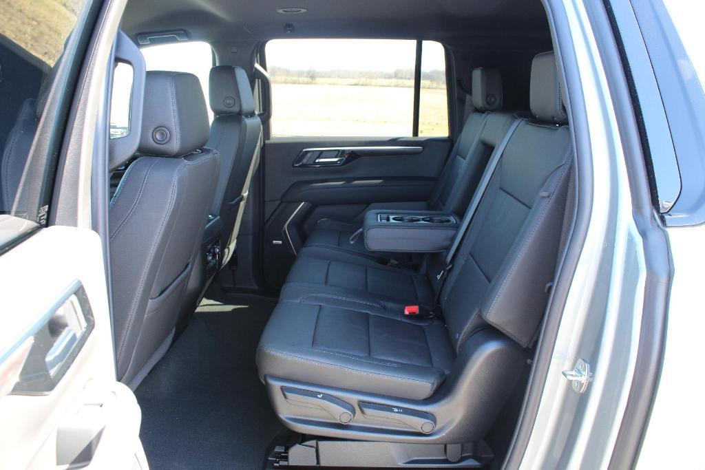 new 2025 Chevrolet Suburban car, priced at $76,529