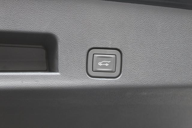 used 2025 Chevrolet Traverse car, priced at $53,973