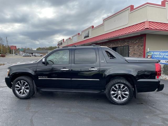 used 2011 Chevrolet Avalanche car, priced at $11,995