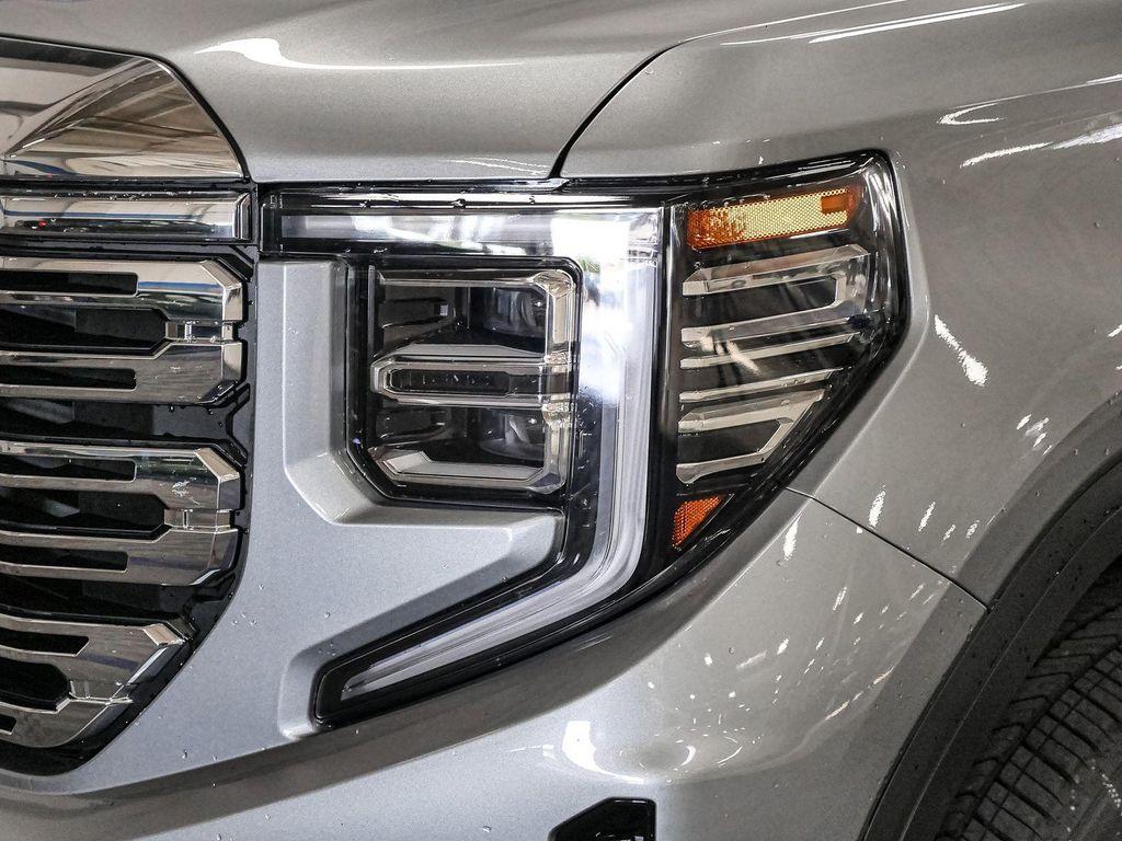 new 2025 GMC Sierra 1500 car, priced at $68,235
