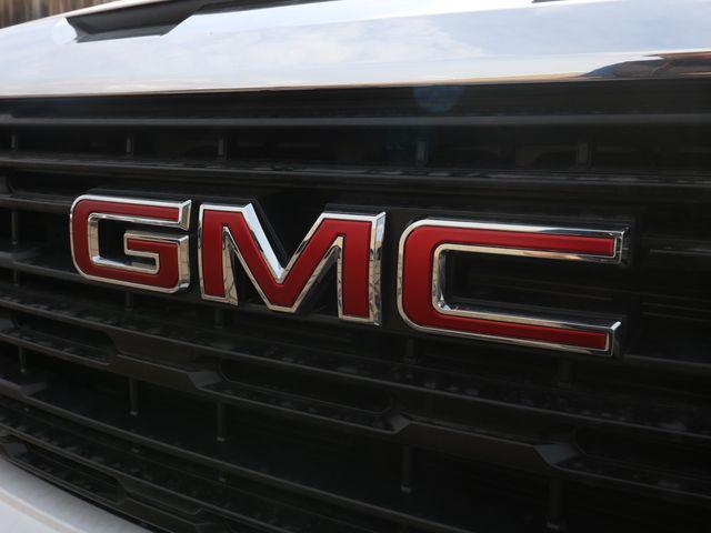 new 2024 GMC Sierra 1500 car, priced at $44,462