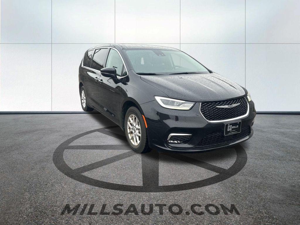 used 2024 Chrysler Pacifica car, priced at $30,300