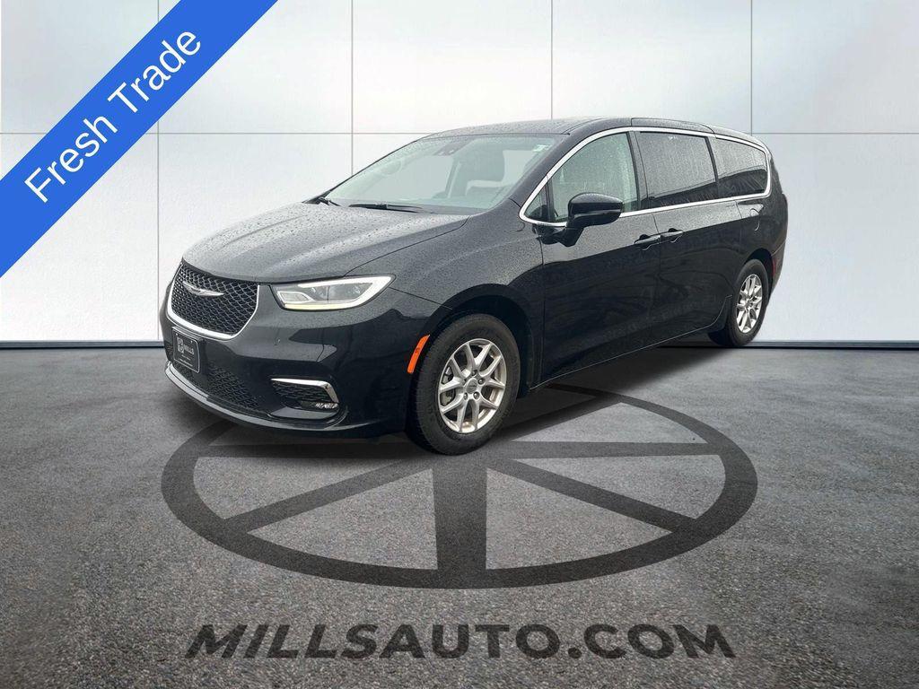 used 2024 Chrysler Pacifica car, priced at $30,300