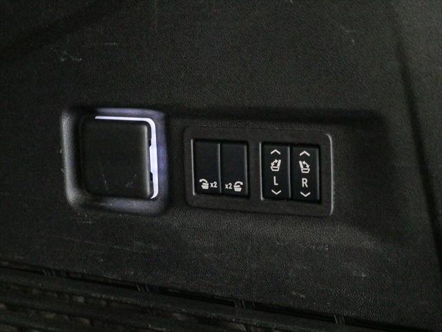 used 2024 GMC Yukon XL car, priced at $62,128
