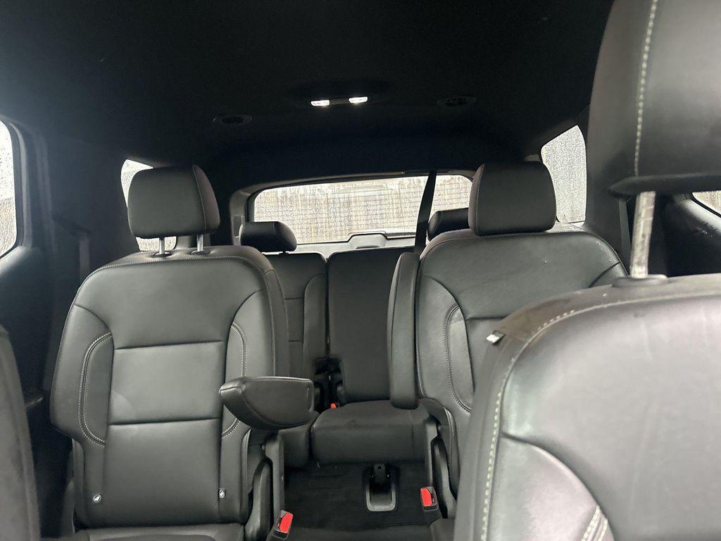 used 2023 Chevrolet Traverse car, priced at $34,352