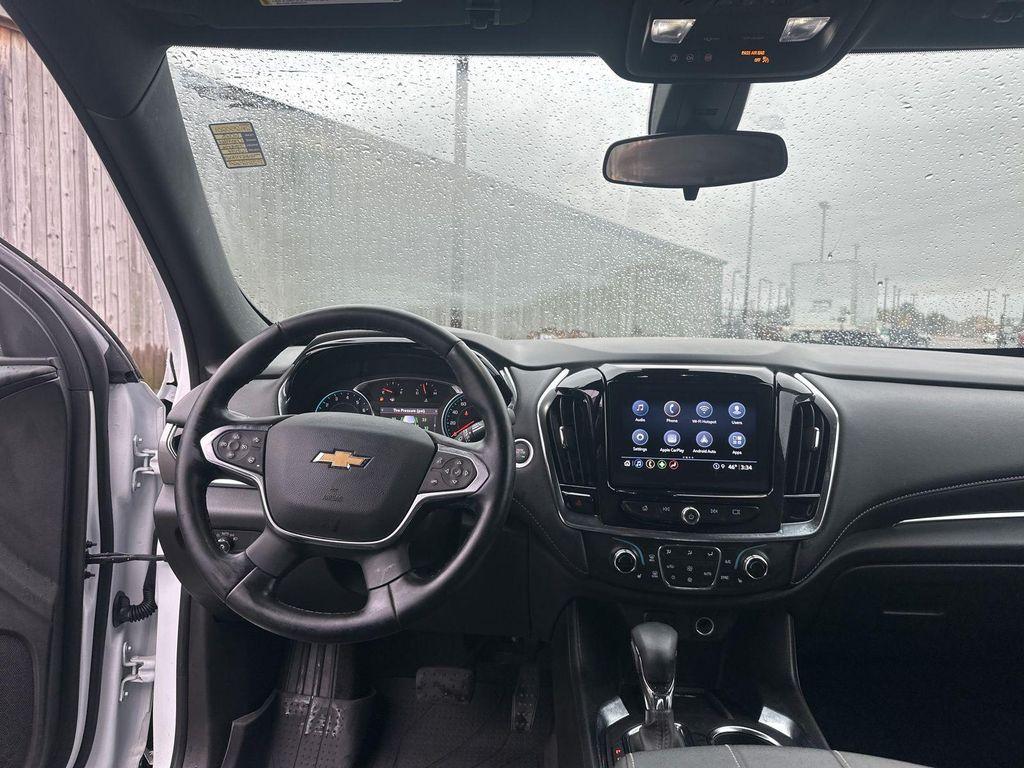 used 2023 Chevrolet Traverse car, priced at $34,352