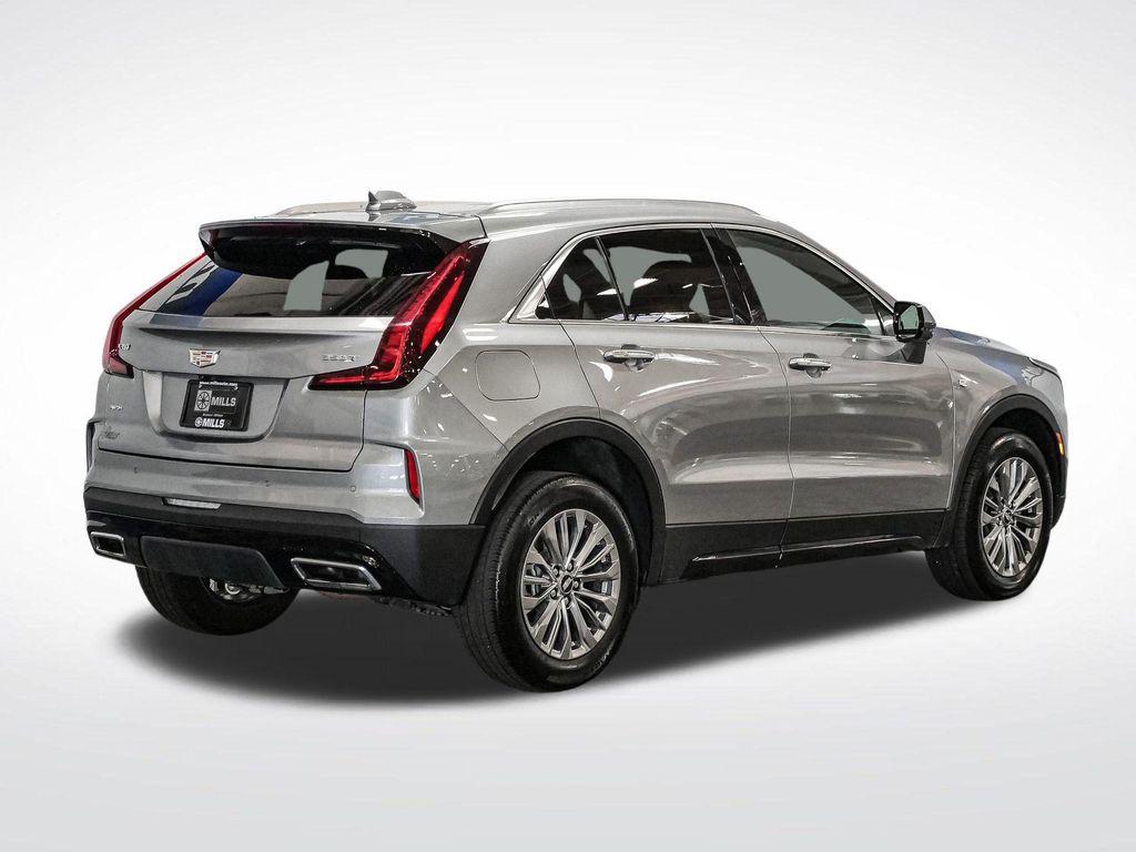 used 2025 Cadillac XT4 car, priced at $33,833