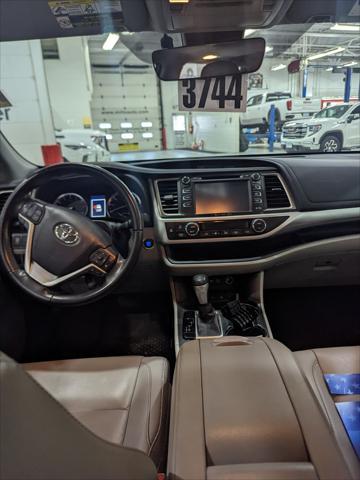 used 2019 Toyota Highlander car, priced at $24,999