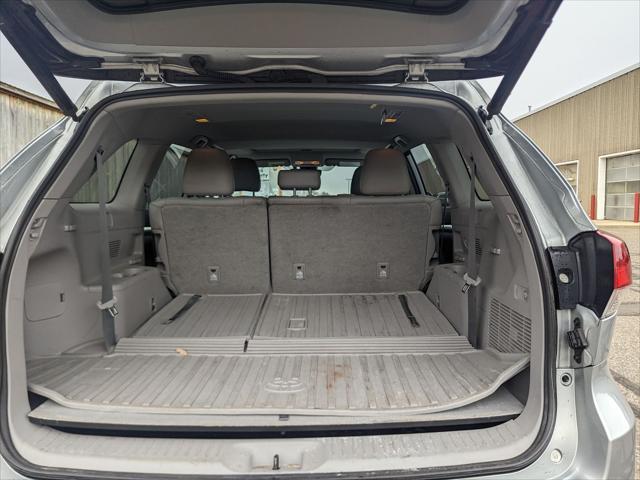used 2019 Toyota Highlander car, priced at $24,999