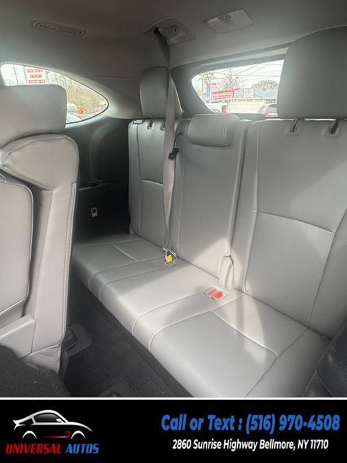 used 2021 Toyota Highlander car, priced at $25,999
