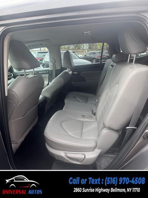 used 2021 Toyota Highlander car, priced at $25,999
