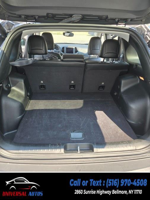 used 2023 Jeep Cherokee car, priced at $19,966