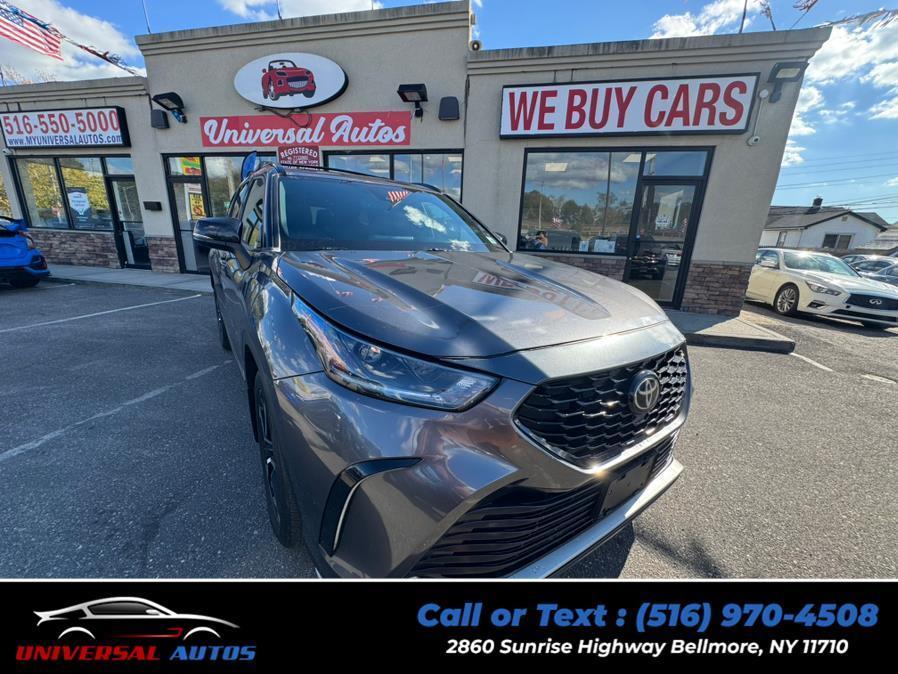 used 2021 Toyota Highlander car, priced at $27,888