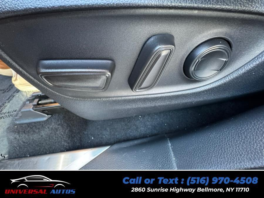 used 2021 Toyota Highlander car, priced at $27,888