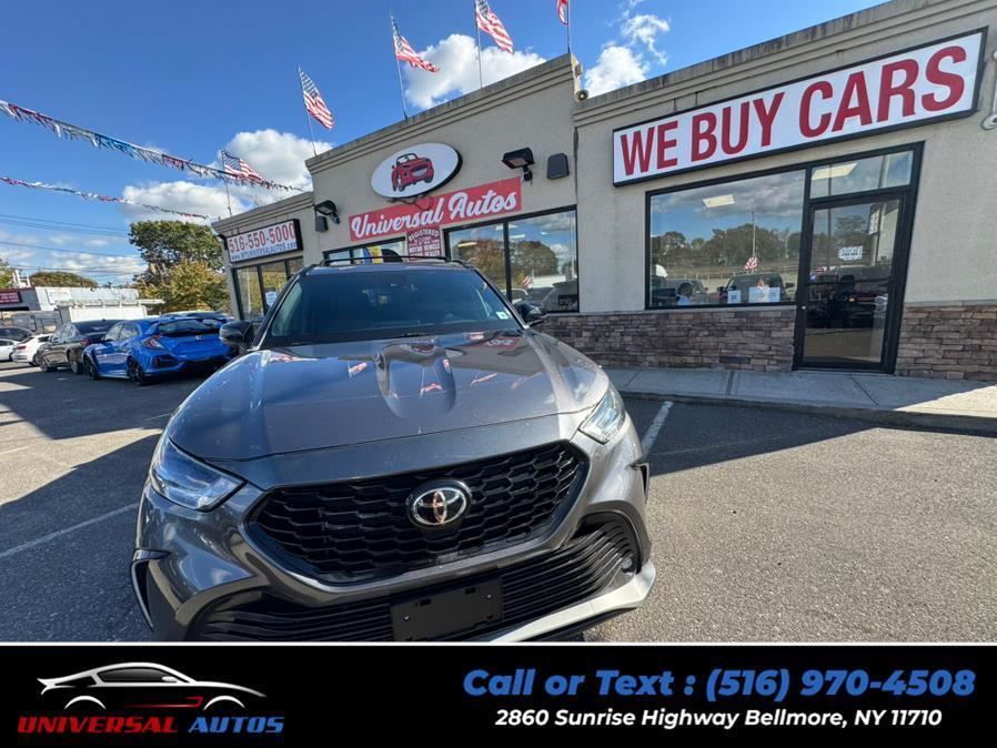 used 2021 Toyota Highlander car, priced at $27,888