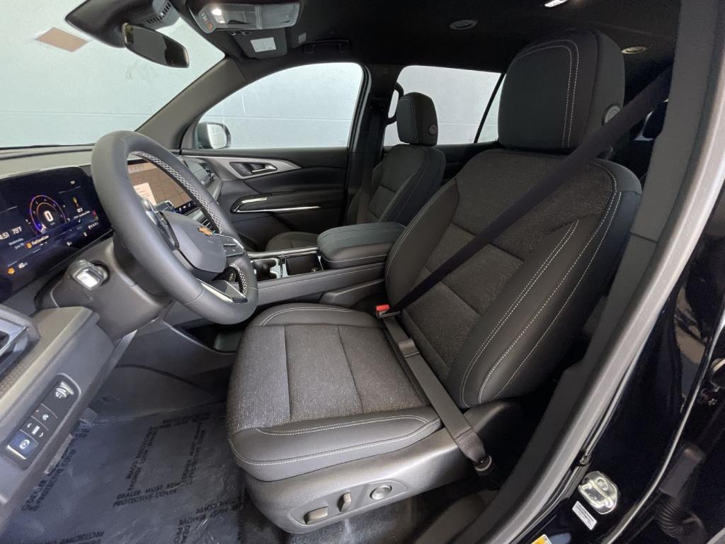 new 2025 Chevrolet Traverse car, priced at $46,040