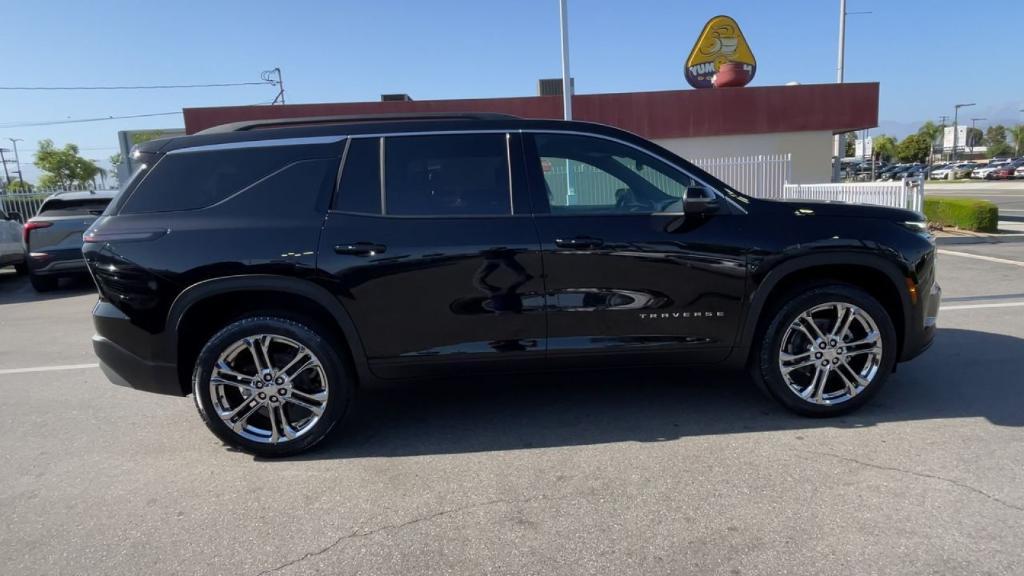 new 2025 Chevrolet Traverse car, priced at $46,040