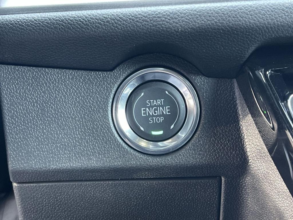 new 2025 Chevrolet Traverse car