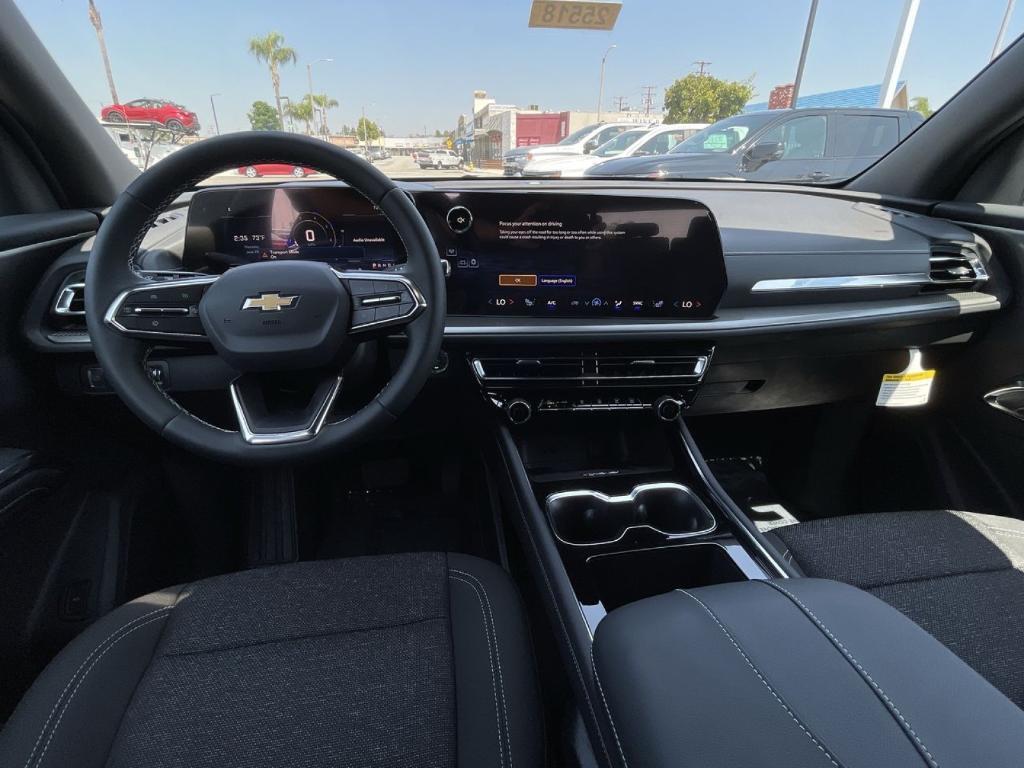 new 2025 Chevrolet Traverse car