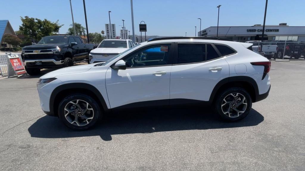 new 2025 Chevrolet Trax car