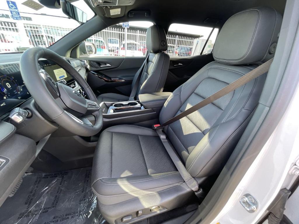 new 2025 Chevrolet Equinox car, priced at $36,300