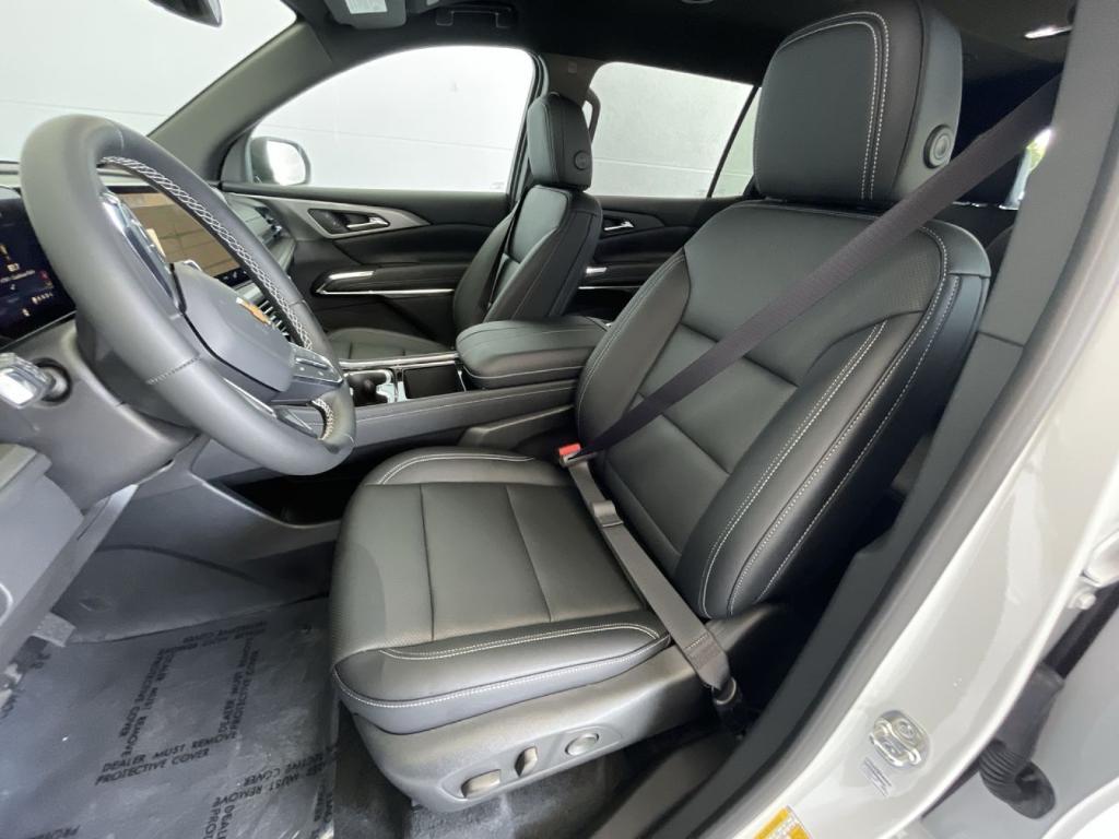 new 2025 Chevrolet Traverse car, priced at $47,570