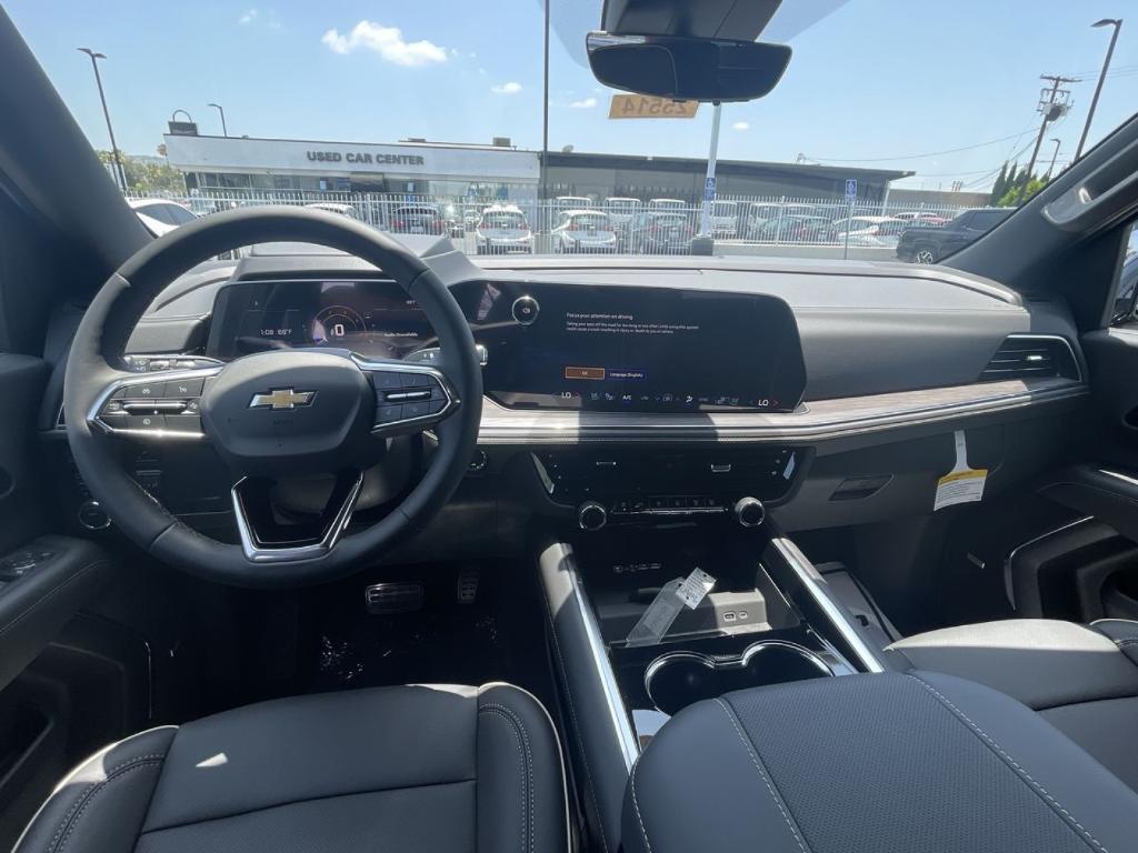new 2025 Chevrolet Suburban car