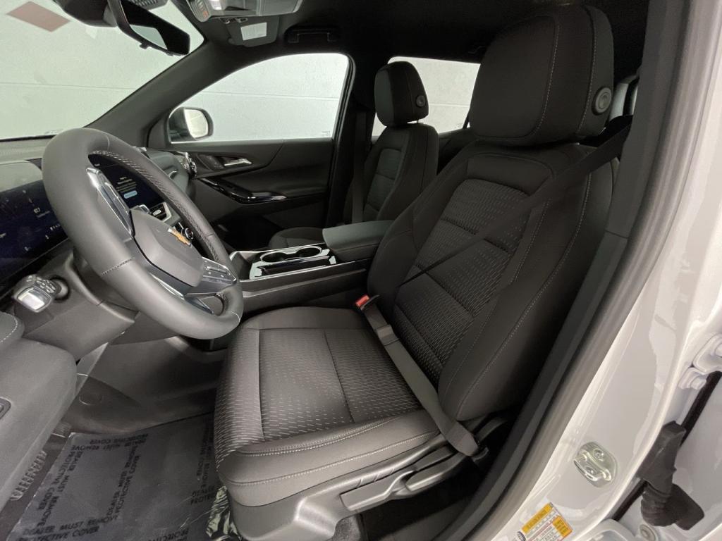 new 2025 Chevrolet Equinox car