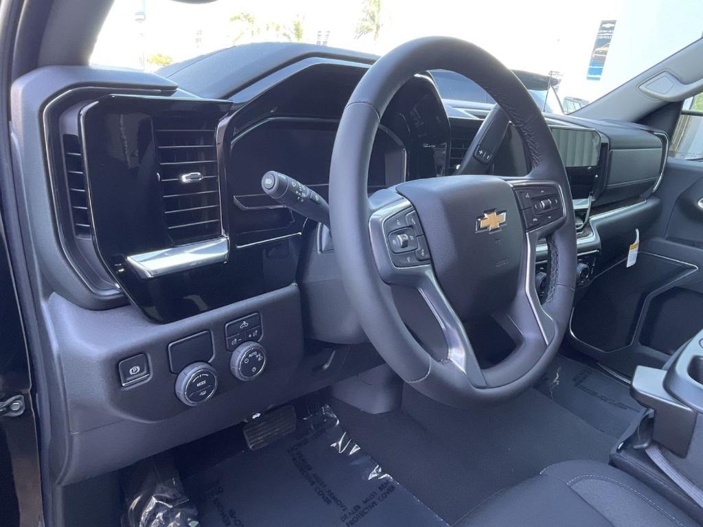 new 2025 Chevrolet Silverado 1500 car, priced at $47,640