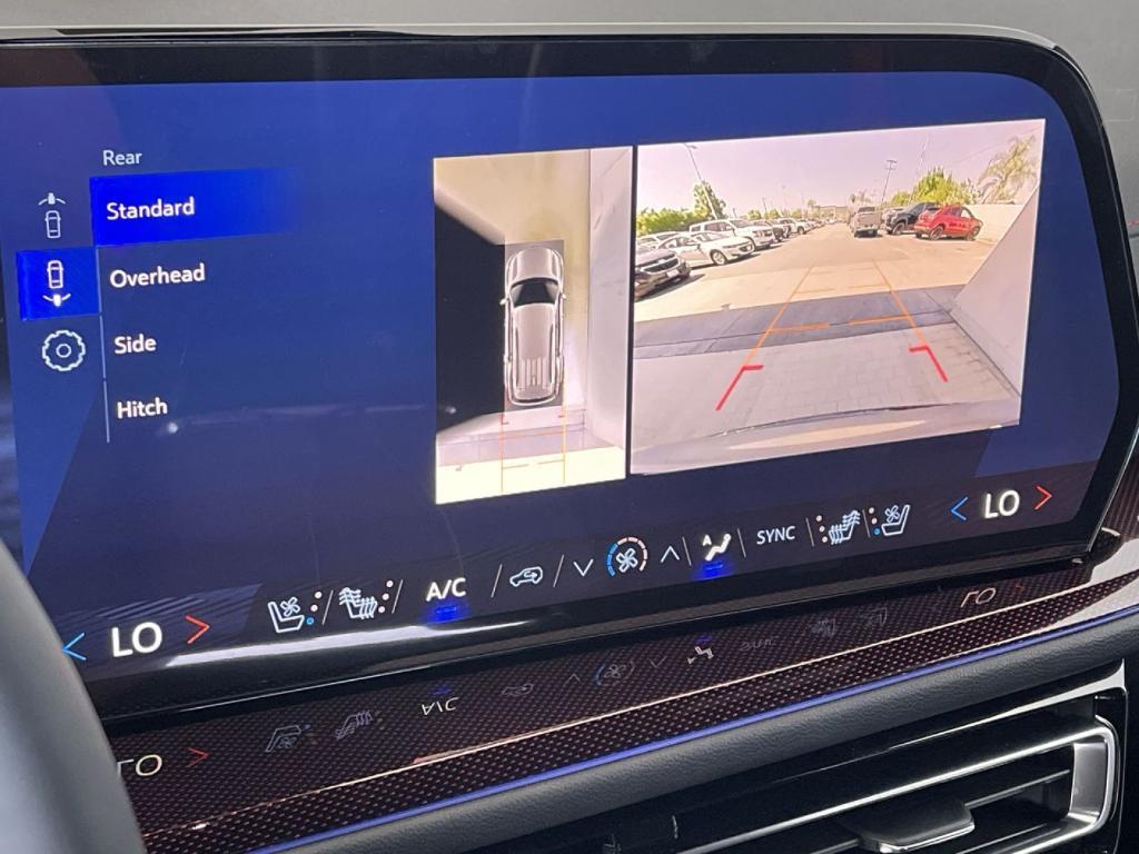 new 2025 Chevrolet Traverse car