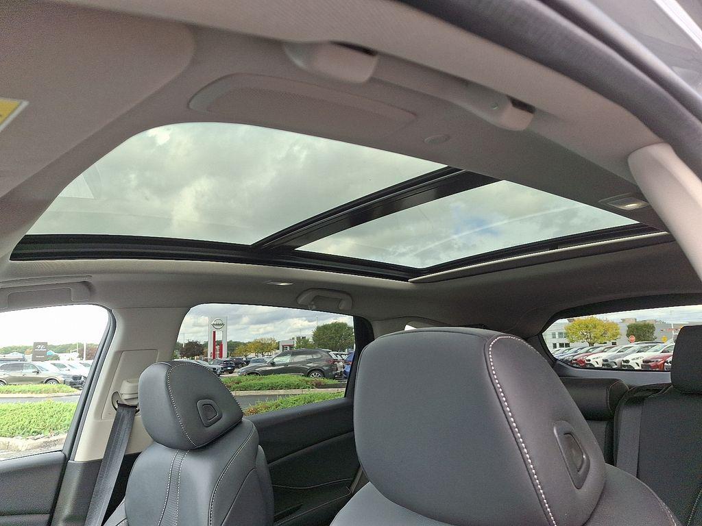 used 2023 Acura RDX car, priced at $39,500