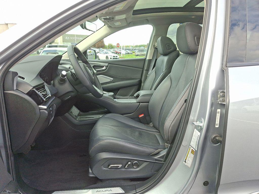 used 2023 Acura RDX car, priced at $39,500